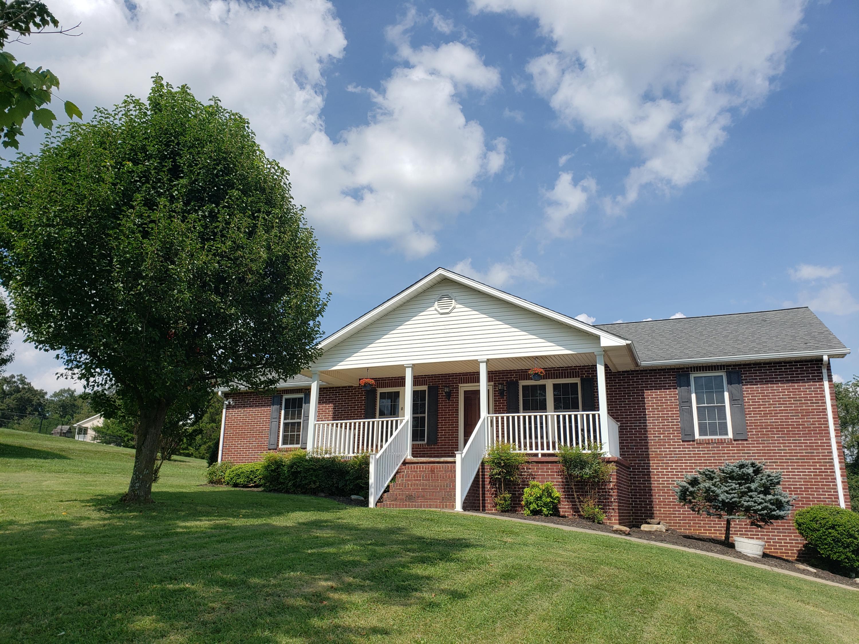 54 East Ridges Drive Chuckey, TN 37641 - Photo 2 of 27 20210730_155521