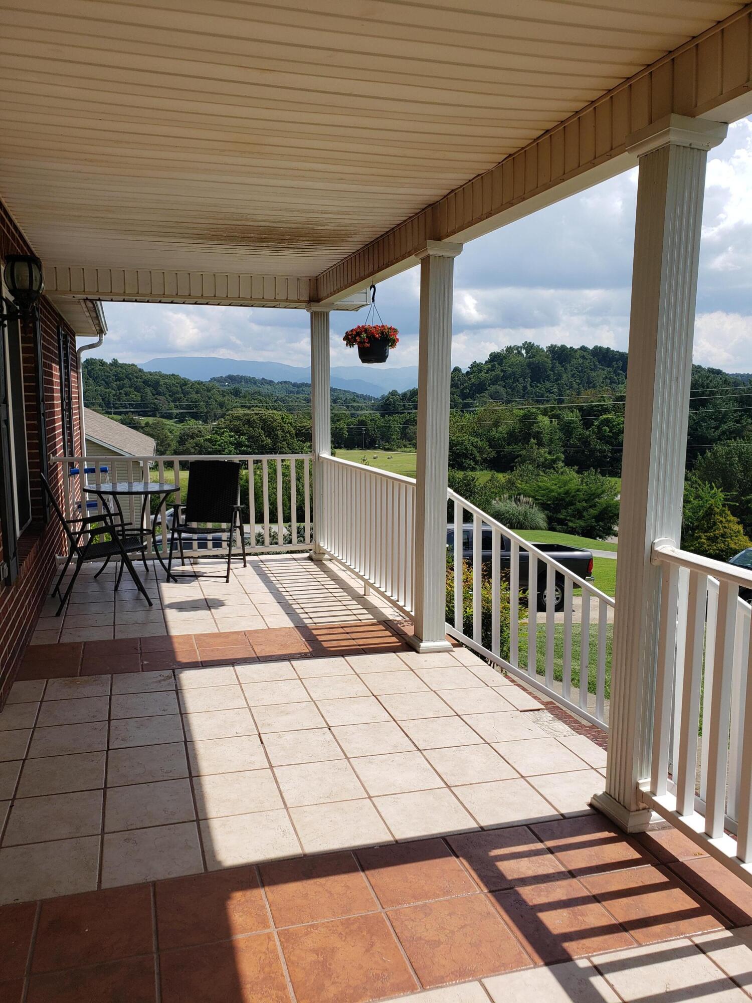 54 East Ridges Drive Chuckey, TN 37641 - Photo 4 of 27 20210730_155346