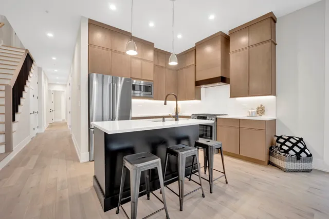 $699,000 | 4353 North Richmond Street, Unit 2S, Chicago, IL 60618