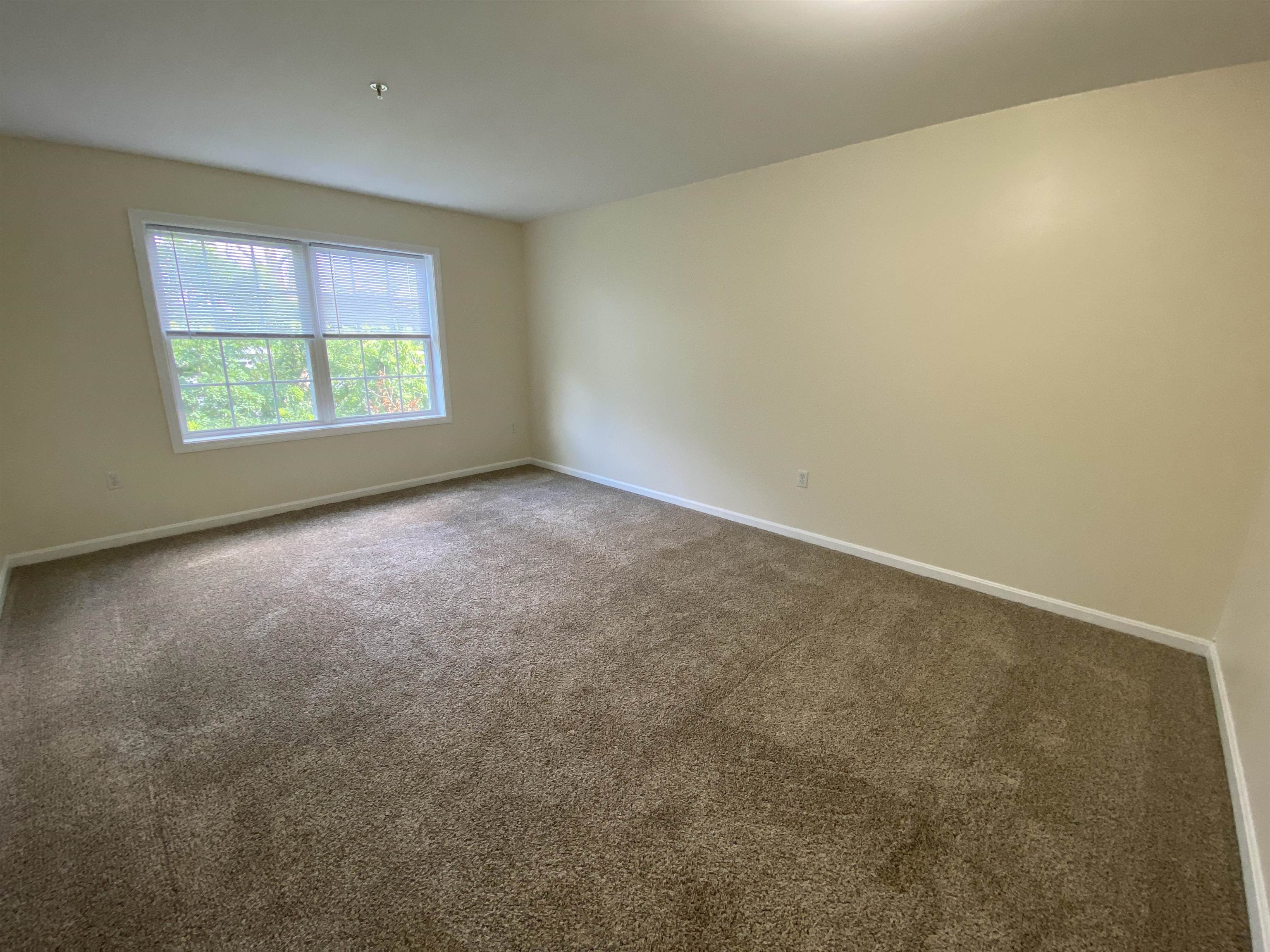 20 Sentinel Court, Unit 304 Manchester, NH 03103 - Photo 16 of 40