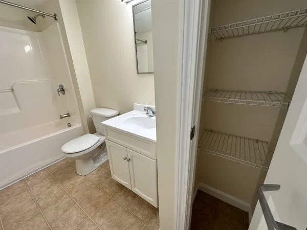 $1,804 | 20 Sentinel Court, Unit 304, Manchester, NH 03103