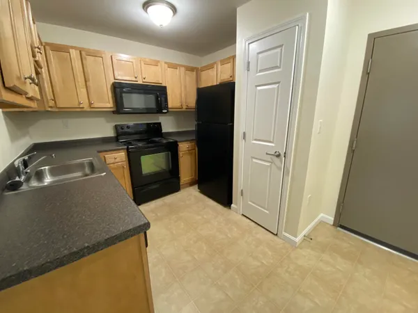 $1,804 | 20 Sentinel Court, Unit 304, Manchester, NH 03103