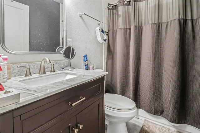 a view of a house with a big yard