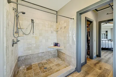 $999,000 | 840 Windy Shores Loop, Spicewood, TX 78669