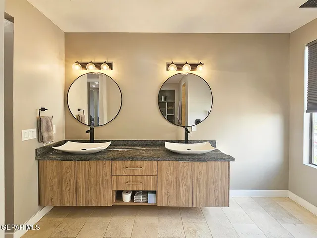 $499,950 | 252 Hidden Crest Circle, El Paso, TX 79912