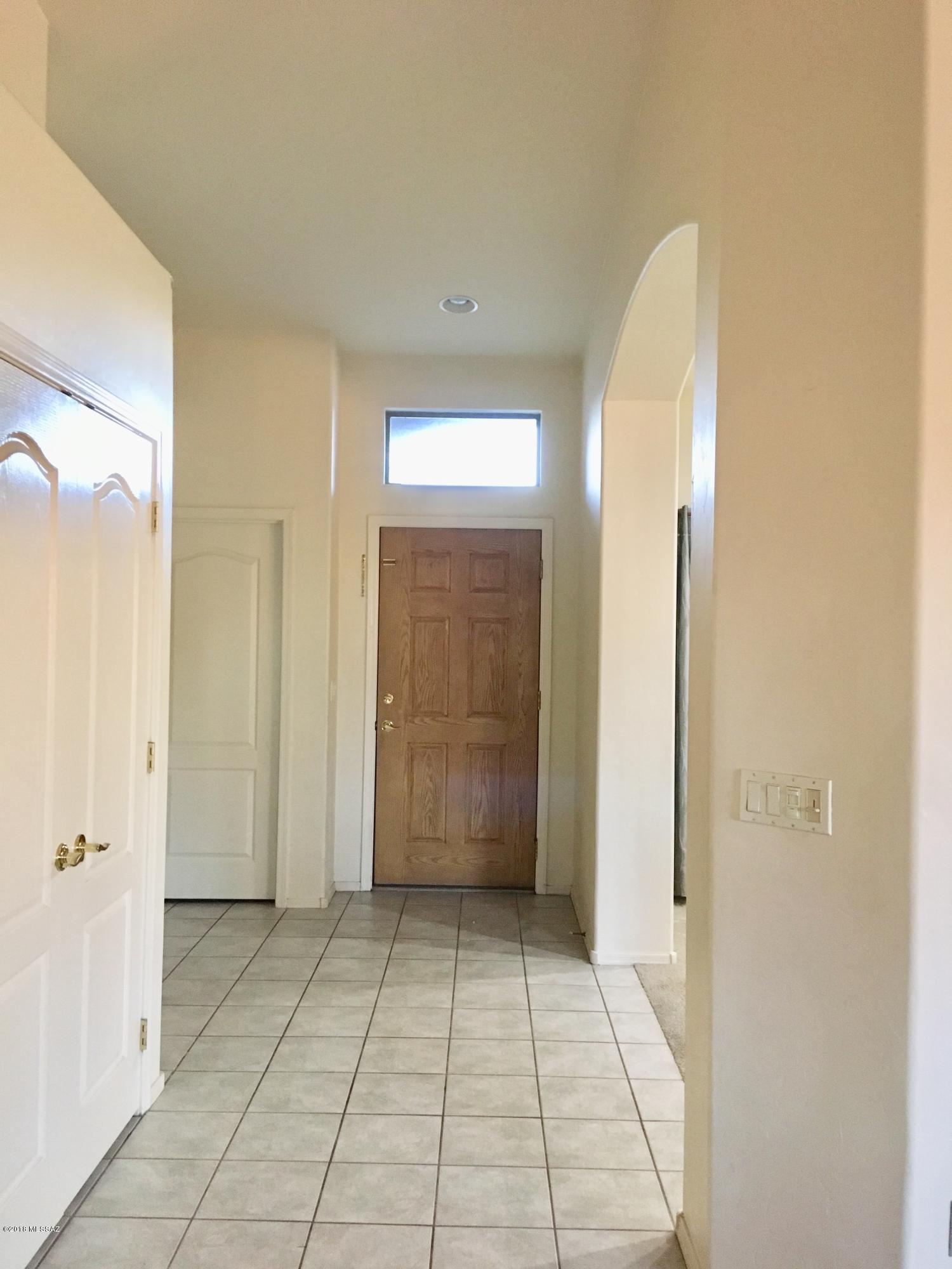 313 West Ridge Peak Road Tucson, AZ 85737 - Photo 2 of 27 Gallery Image 2