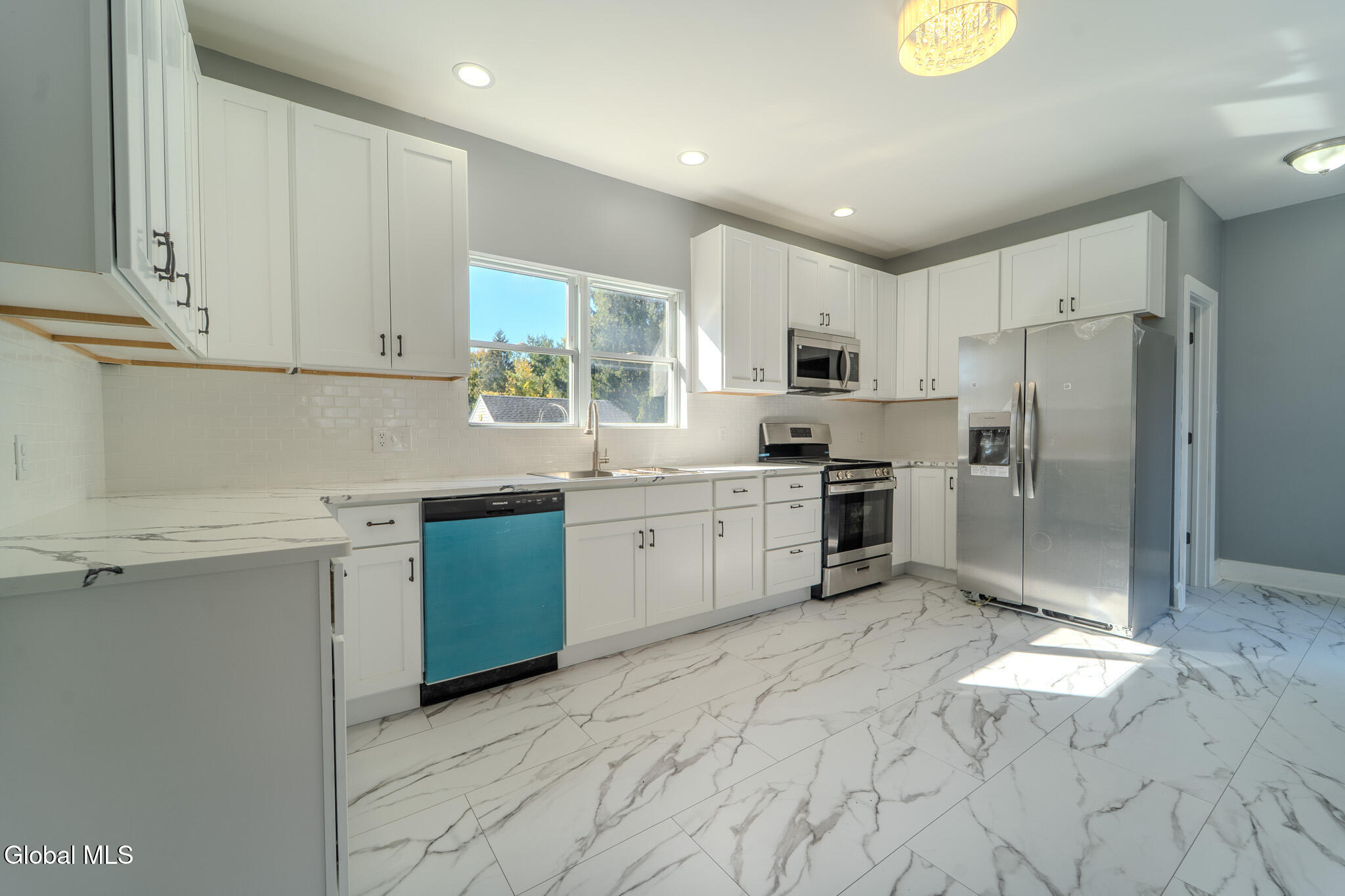 28 Everett Road Colonie, NY 12205 - Photo 13 of 45 MIG02938-HDR