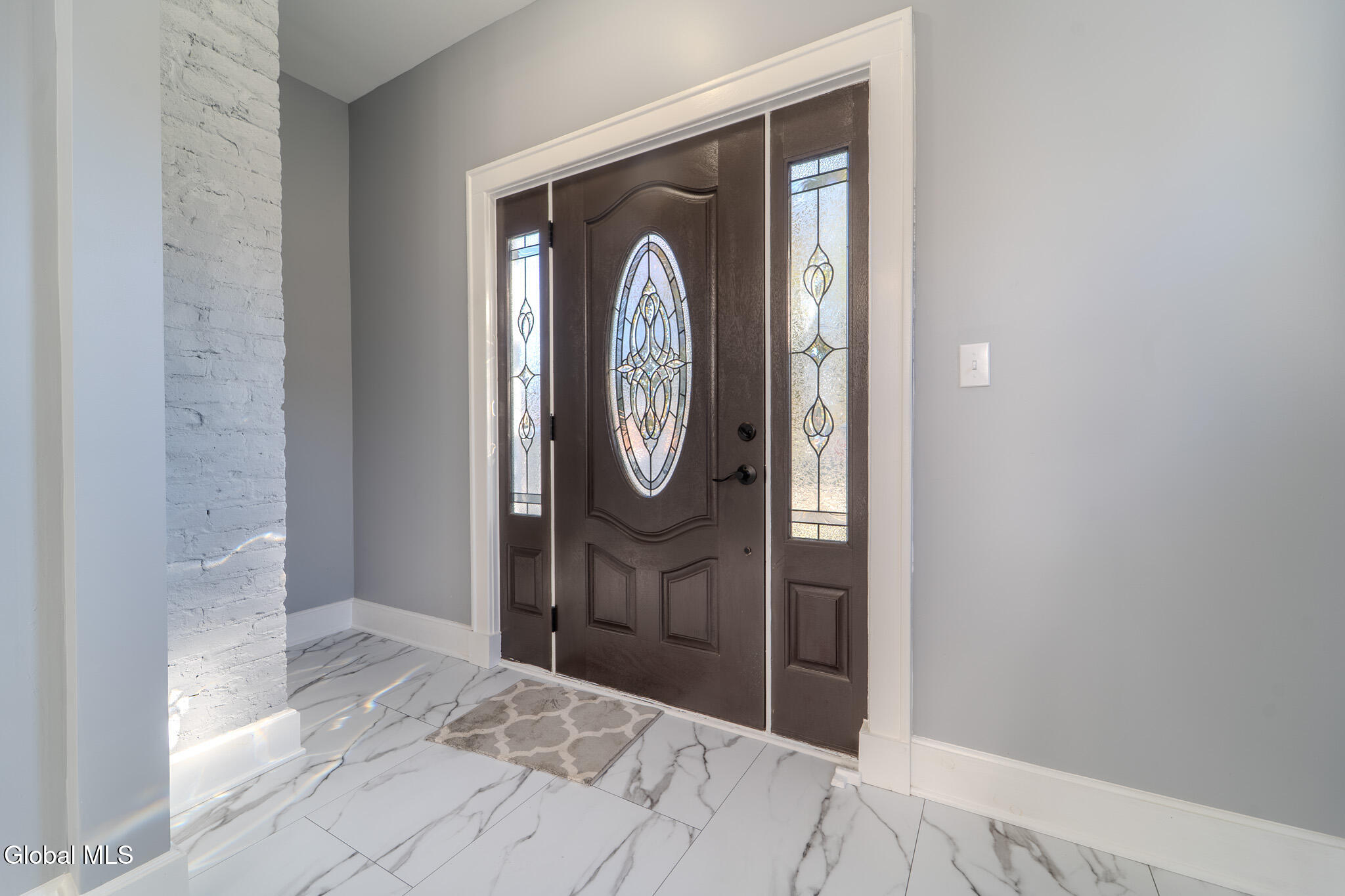 28 Everett Road Colonie, NY 12205 - Photo 3 of 45 MIG02992-HDR