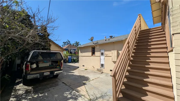 $1,190,000 | 2956 West 15th Street, Los Angeles, CA 90006