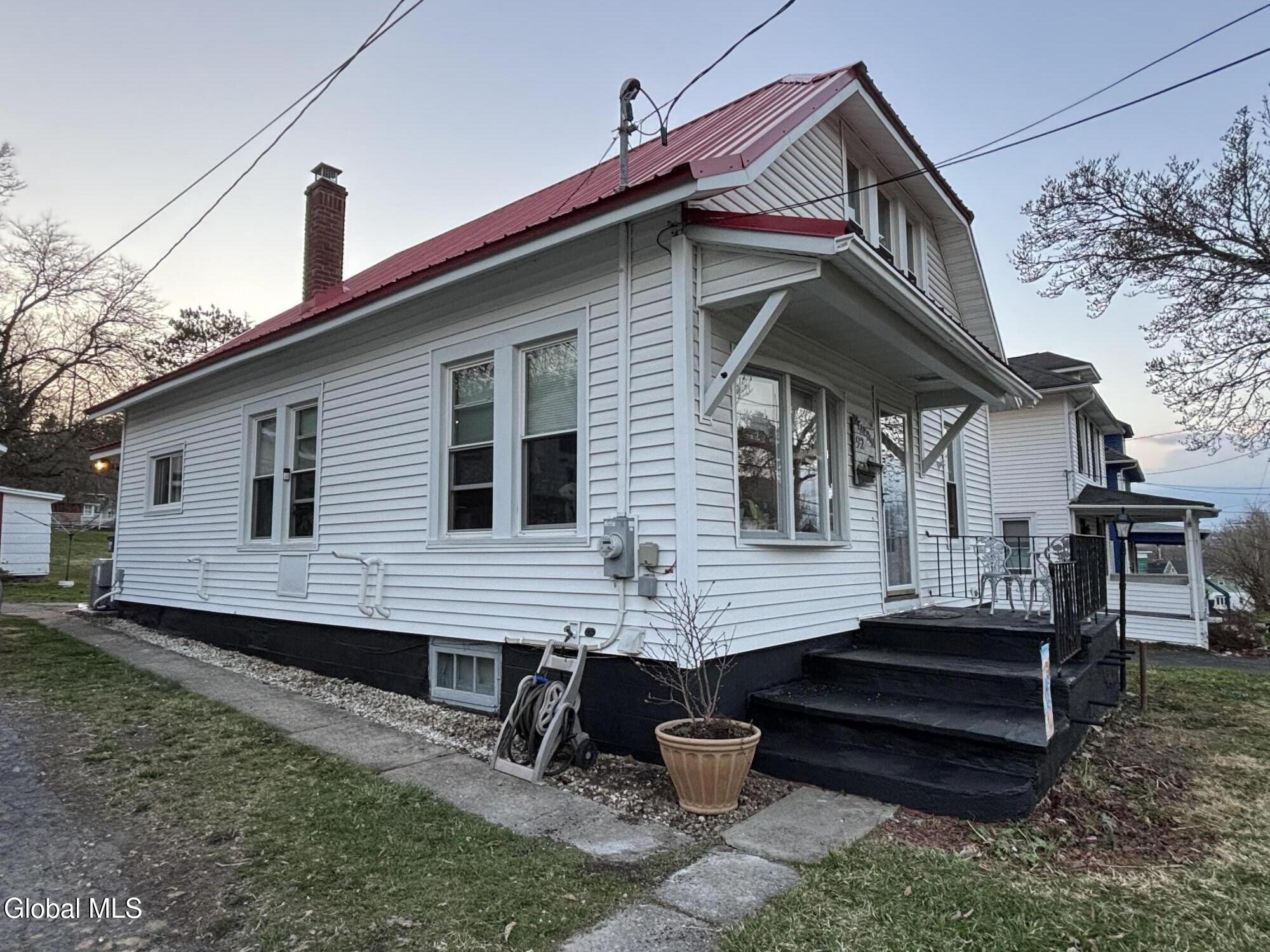 92-94 Reed Street Canajoharie, NY 13317 - Photo 2 of 17 IMG_7920