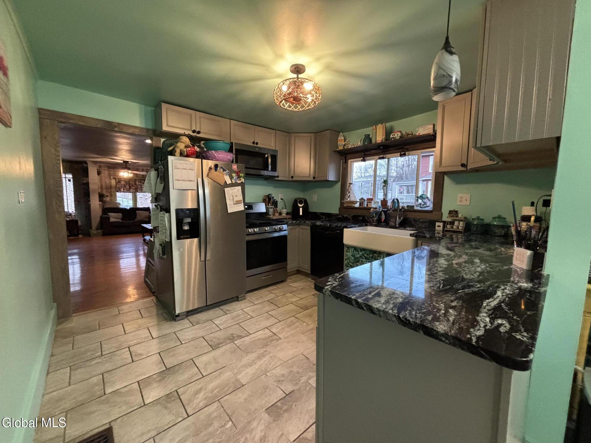 92-94 Reed Street Canajoharie, NY 13317 - Photo 6 of 17 IMG_7906