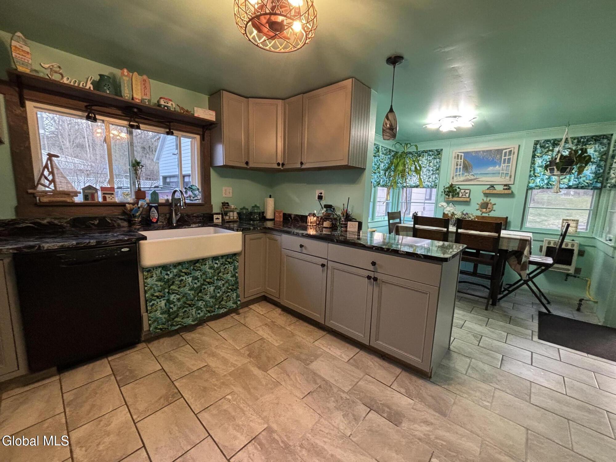 92-94 Reed Street Canajoharie, NY 13317 - Photo 7 of 17 IMG_7908