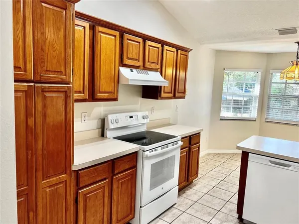 $2,390 | 16216 Hillside Circle, Montverde, FL 34756