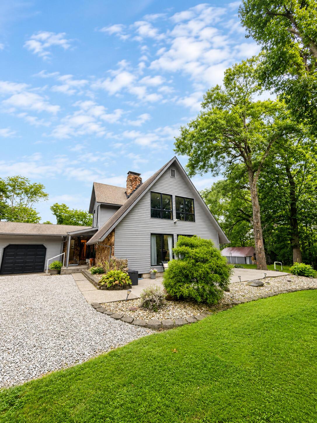 10944 Wilson Road Utica, OH 43080 - Photo 3 of 16 .