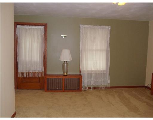 6454 Library Road South Park, PA 15129 - Photo 3 of 17 Living Room. 1st. floor livingroom.
