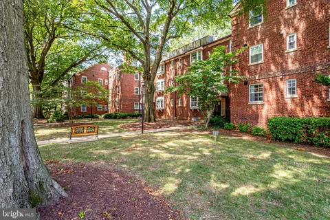 $299,900 | 2106 North Scott Street, Unit 40, Arlington, VA 22209