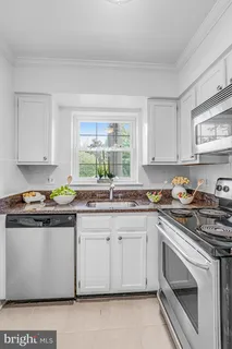 $299,900 | 2106 North Scott Street, Unit 40, Arlington, VA 22209