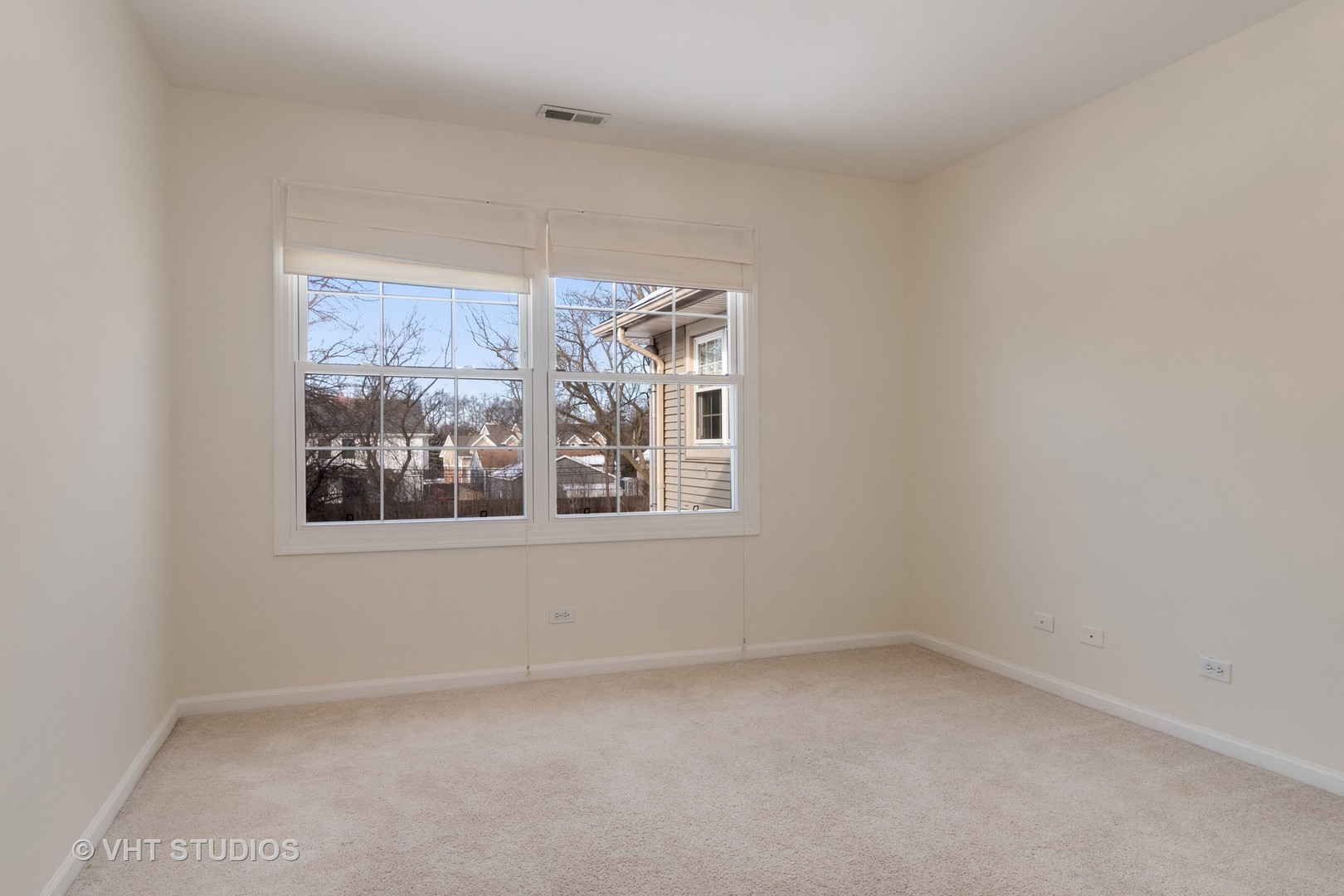 2422 Central Road Glenview, IL 60025 - Photo 15 of 18 an empty room with a window