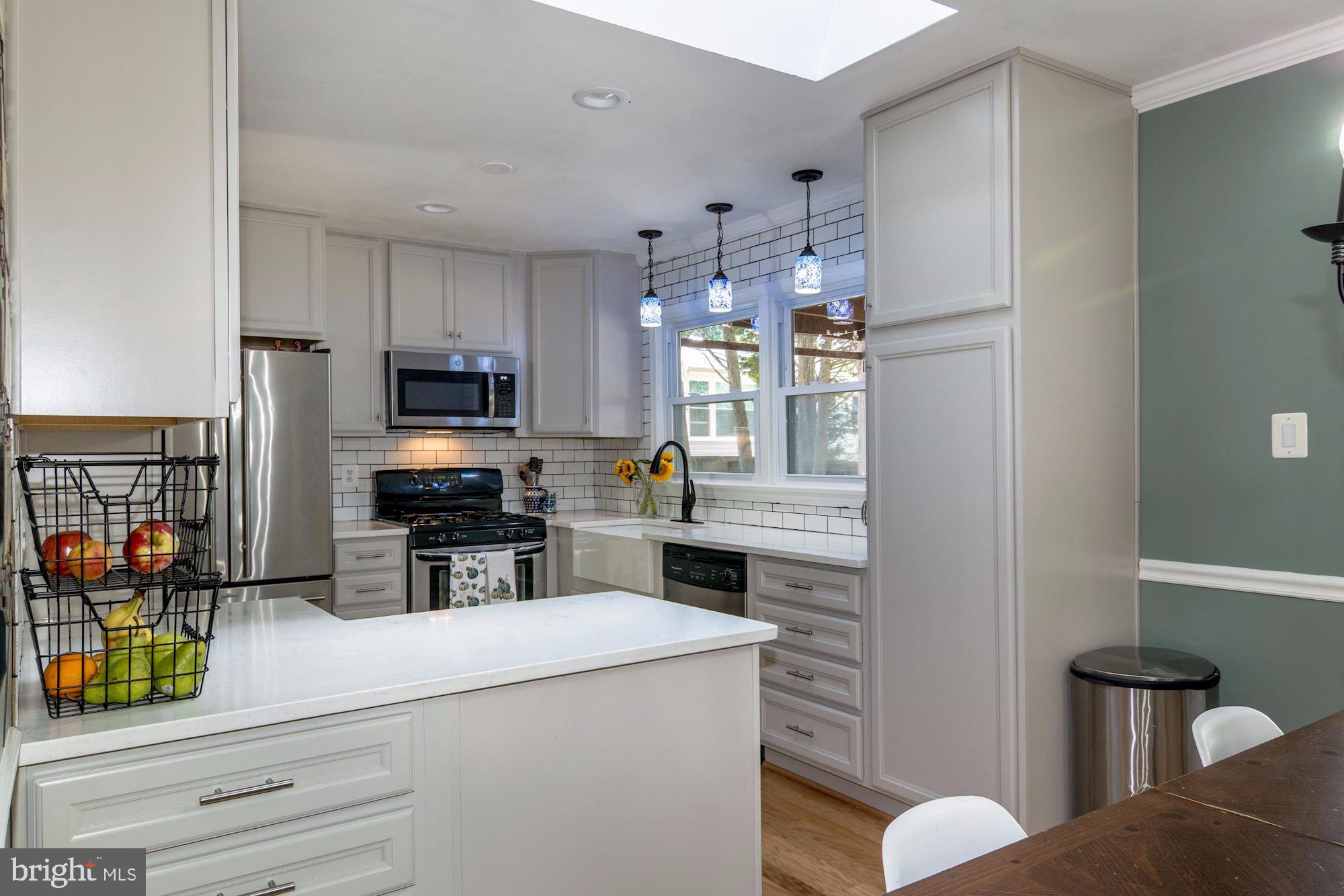7606 Kingsbury Road Alexandria, VA 22315 - Photo 11 of 37 Kitchen