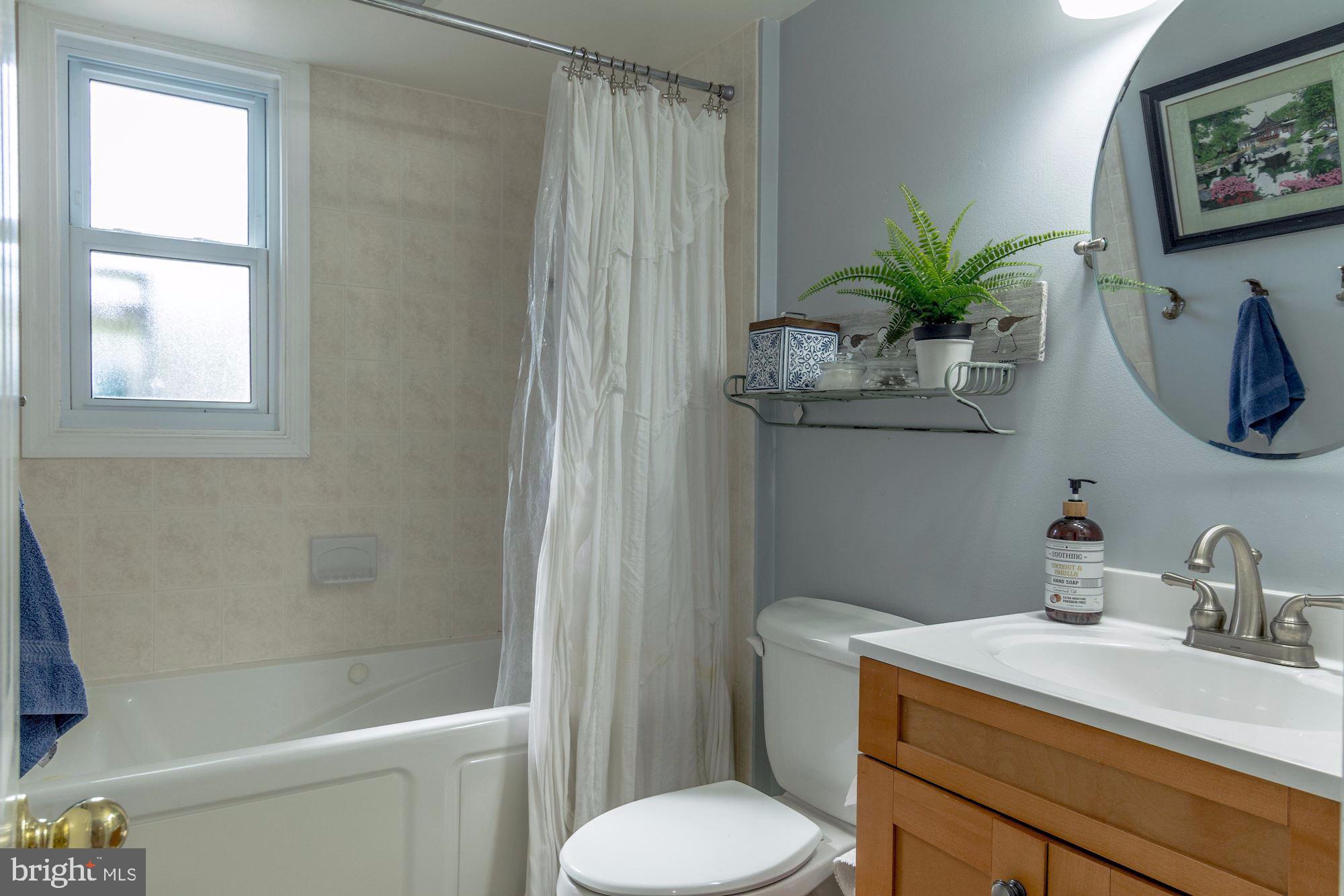 7606 Kingsbury Road Alexandria, VA 22315 - Photo 29 of 37 Lower Level Bath
