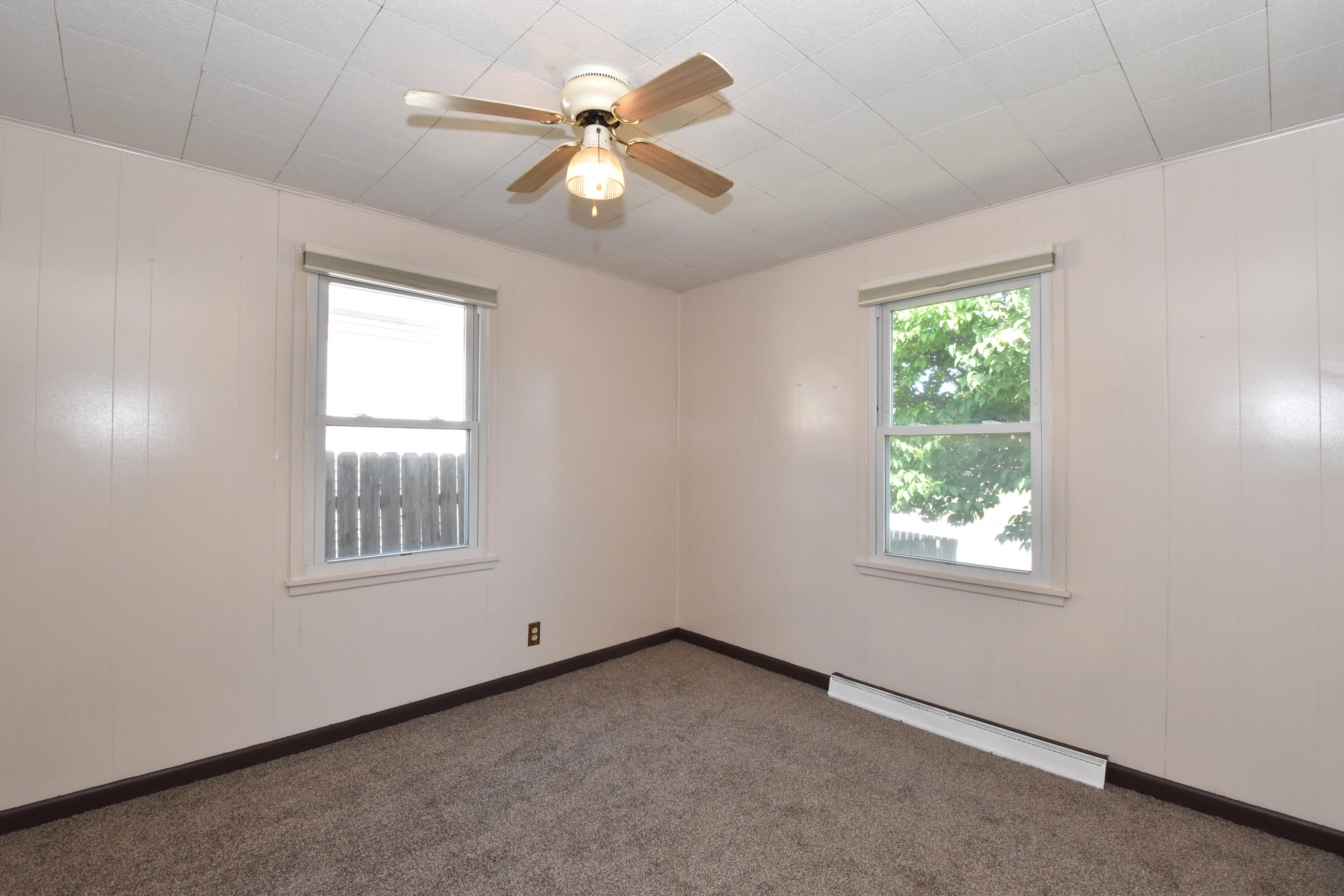 206 Belmont Avenue Racine, WI 53405 - Photo 5 of 42 Bedroom 2