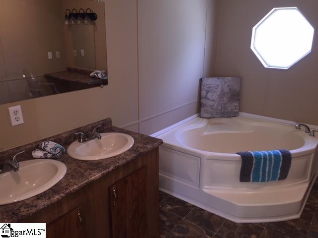541 Thomason Road Fountain Inn, SC 29644 - Photo 9 of 15