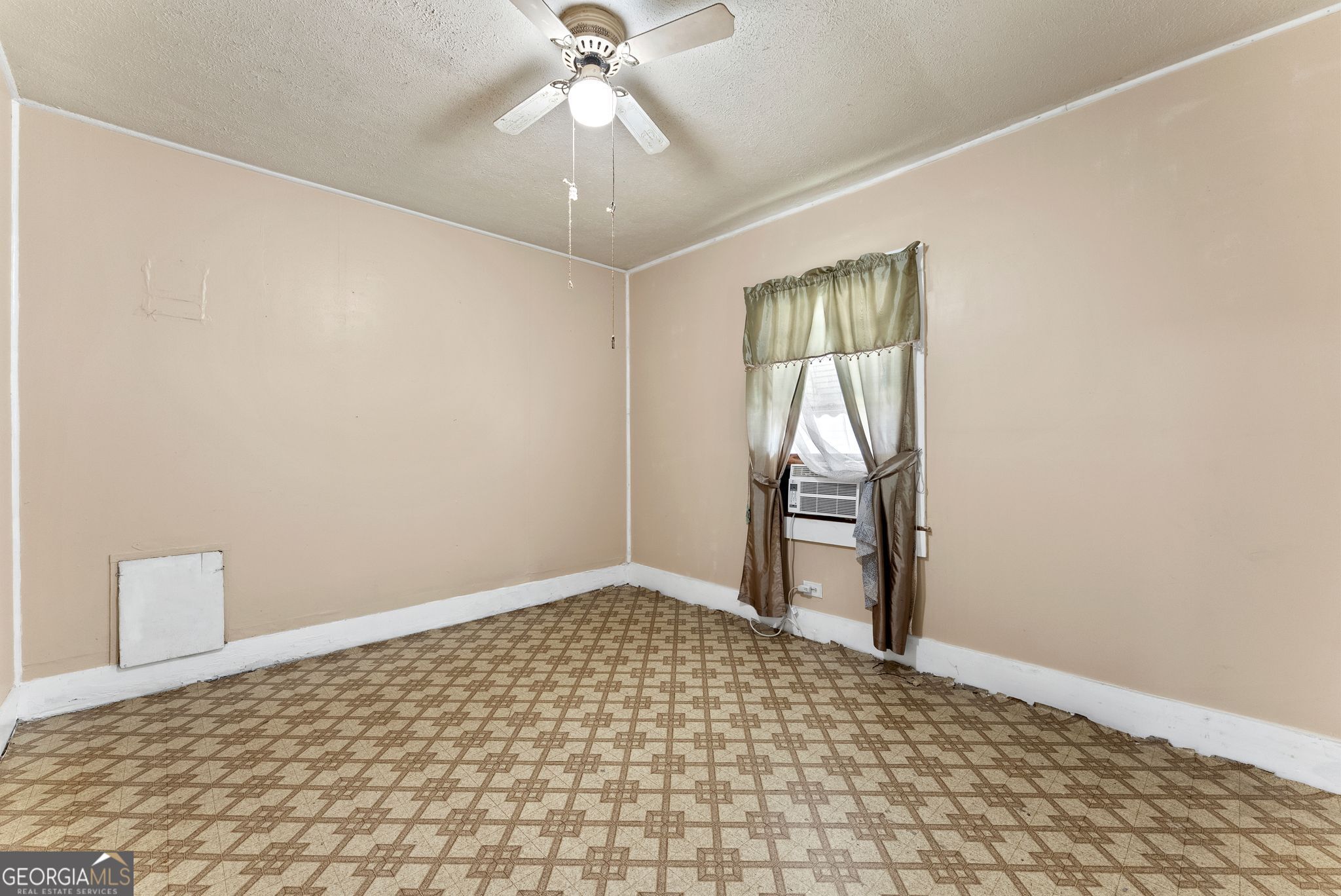 76 Park Street Commerce, GA 30529 - Photo 9 of 37