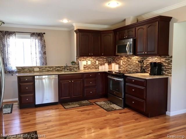 23538 Meadowbrook Road Novi, MI 48375 - Photo 11 of 50 Stainless Steel Appliances