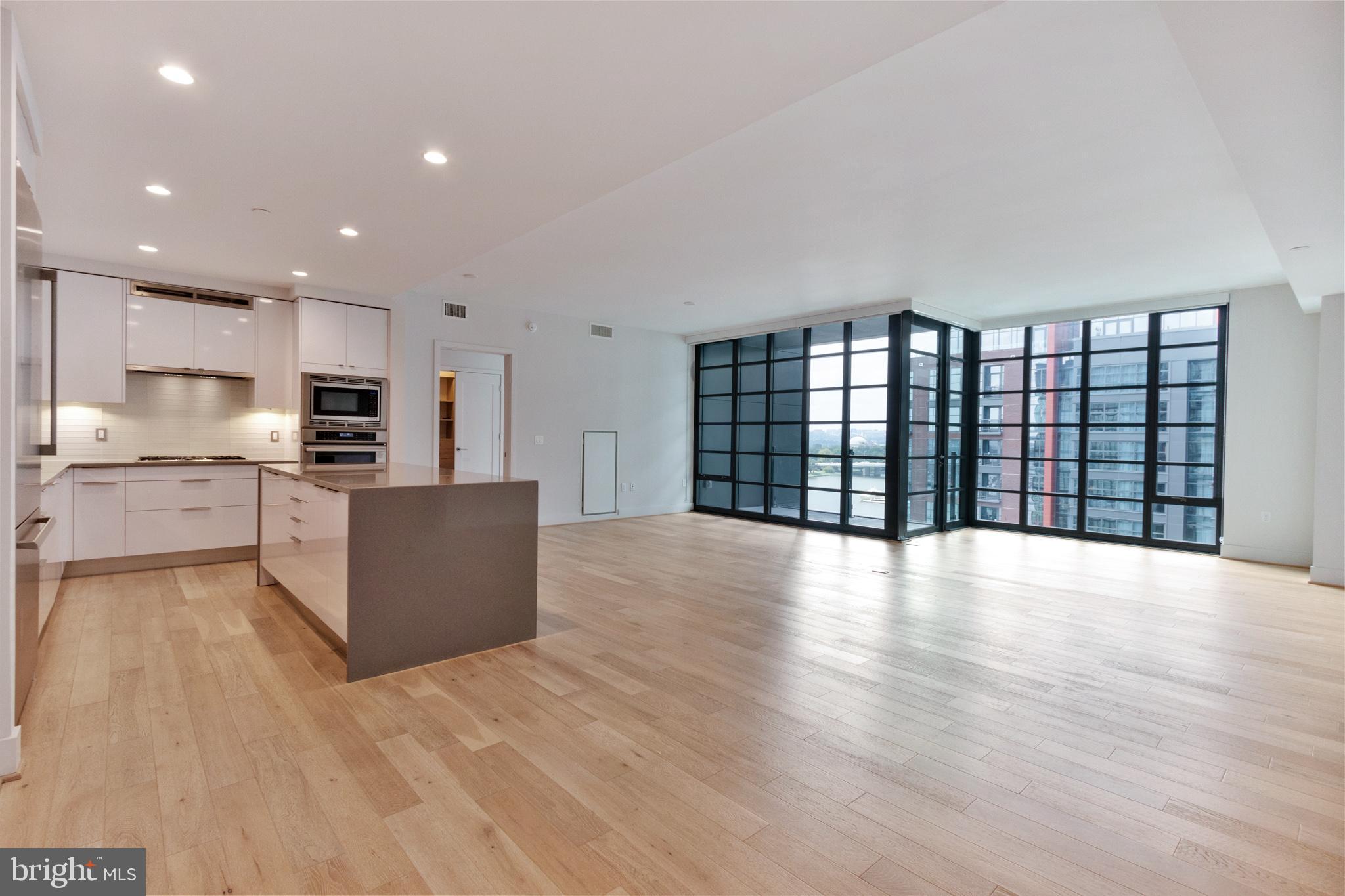 45 Sutton Square Southwest, Unit 906 Washington, DC 20024 - Photo 31 of 31 Open floor plan