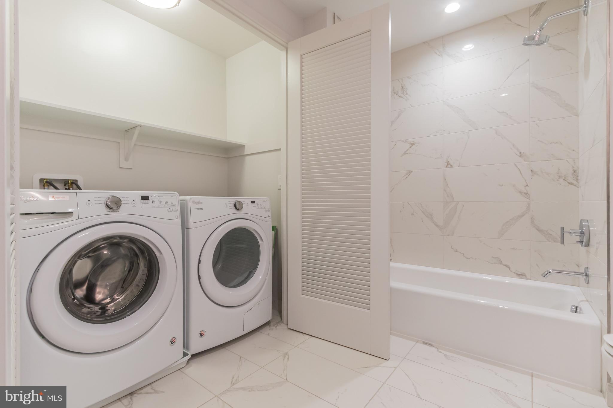 45 Sutton Square Southwest, Unit 906 Washington, DC 20024 - Photo 20 of 31 Full size washer & dryer