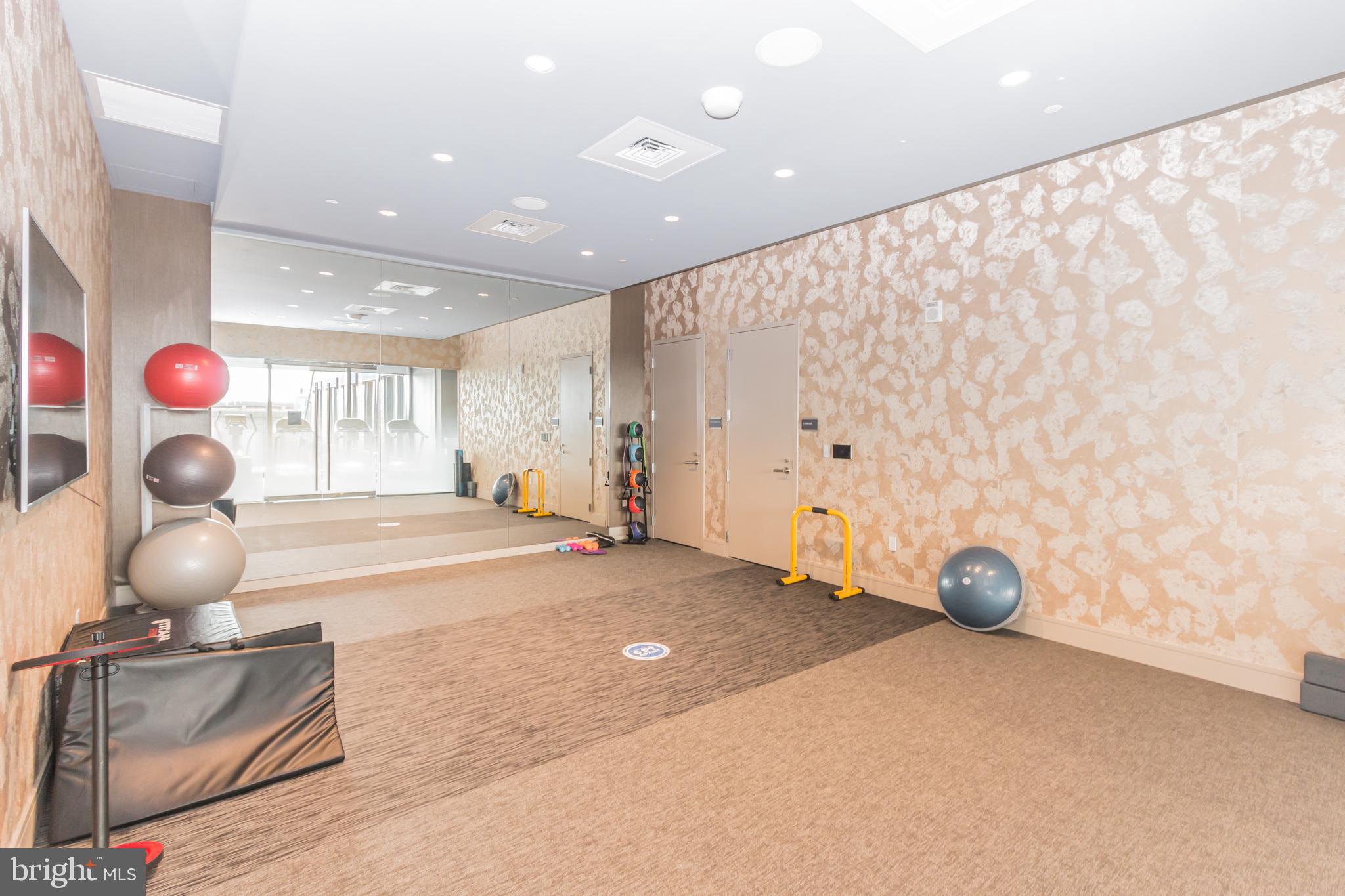 45 Sutton Square Southwest, Unit 906 Washington, DC 20024 - Photo 25 of 31 Training room