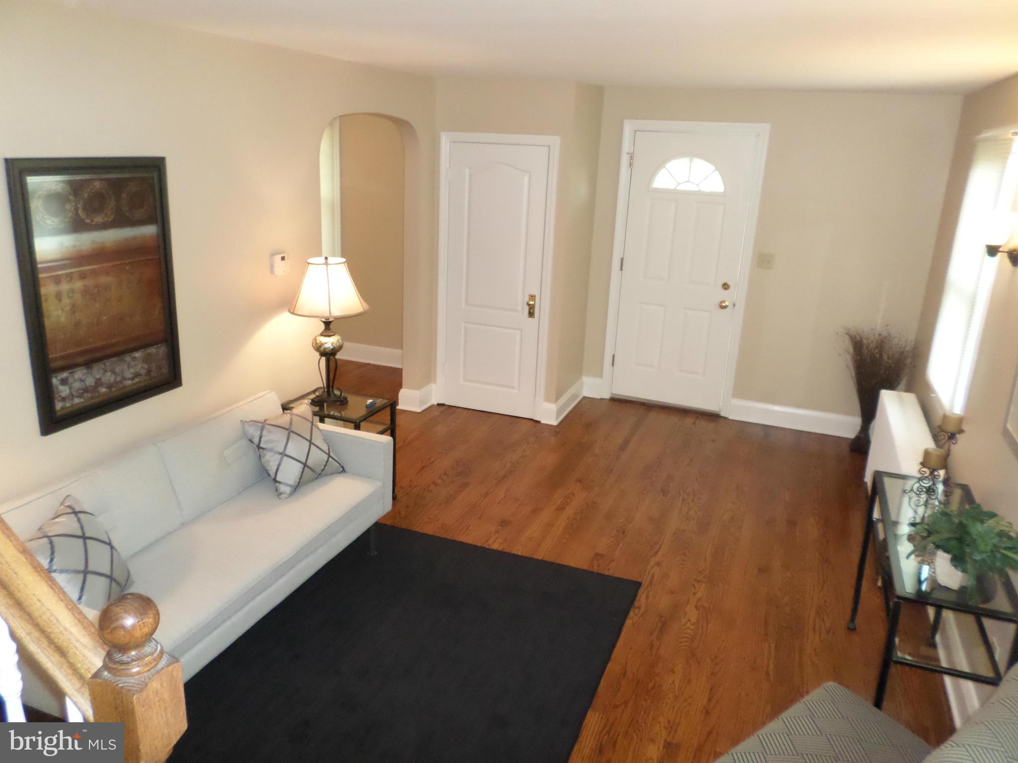 14 Cinder Road Lutherville-Timonium, MD 21093 - Photo 5 of 17 Living Room