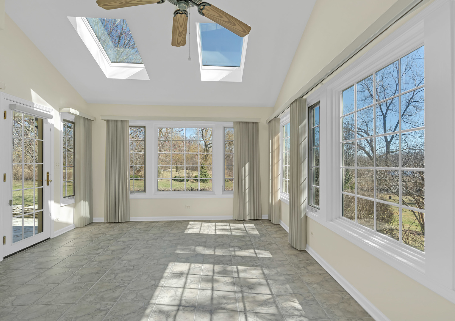 2227 Shetland Road Inverness, IL 60010 - Photo 19 of 66