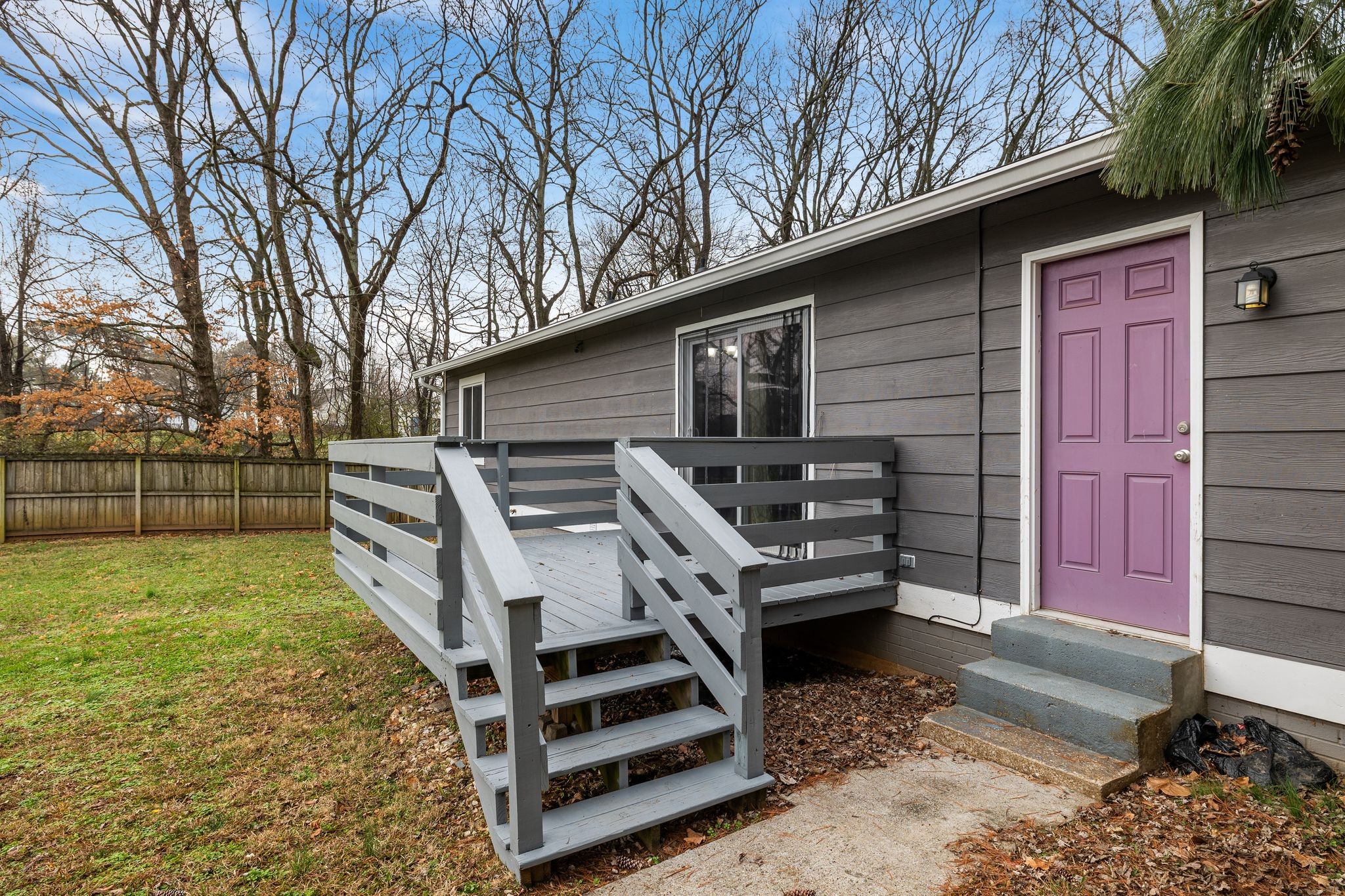 1516 Richmond Road Columbia, TN 38401 - Photo 25 of 26 a front view of a house with a yard