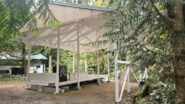 a view of outdoor space yard and porch