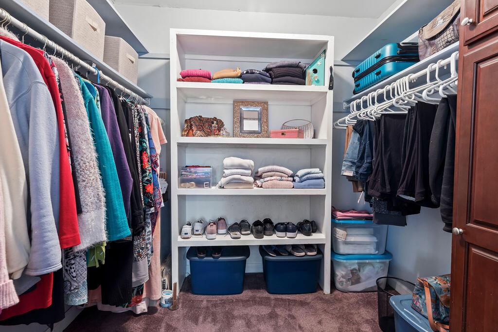 2584 Chester Road Columbus, OH 43221 - Photo 22 of 49 Walk-in closet in first floor owner's suite
