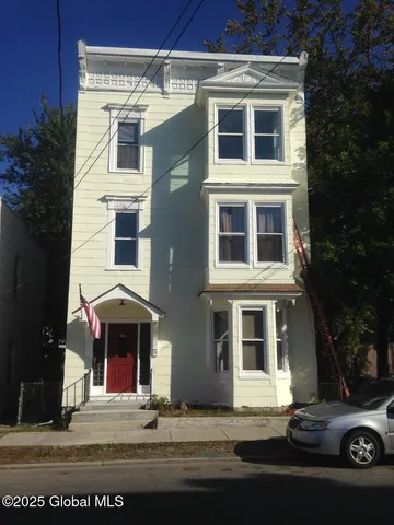 $1,395 | 91 Park Avenue, Unit 3, Cohoes, NY 12047