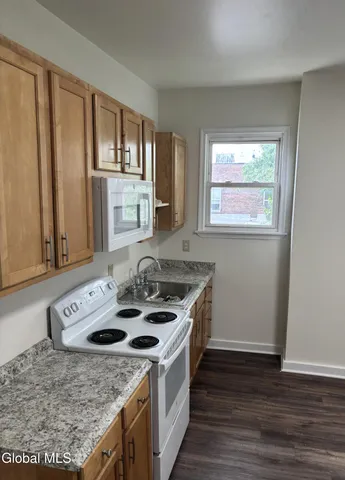 $1,395 | 91 Park Avenue, Unit 3, Cohoes, NY 12047