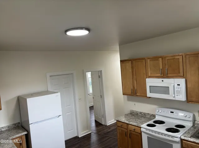 $1,395 | 91 Park Avenue, Unit 3, Cohoes, NY 12047