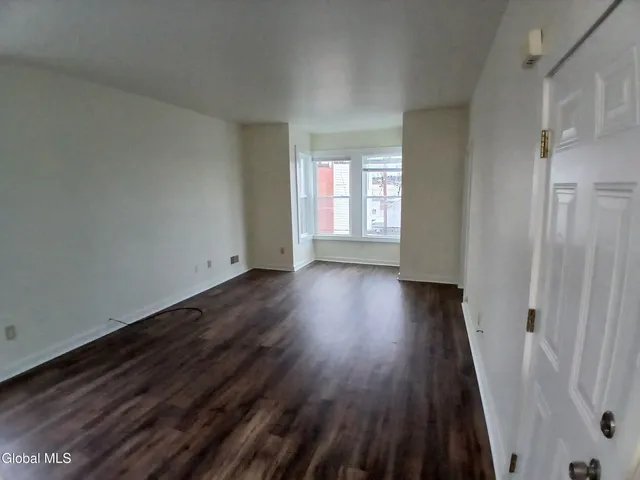 $1,395 | 91 Park Avenue, Unit 3, Cohoes, NY 12047