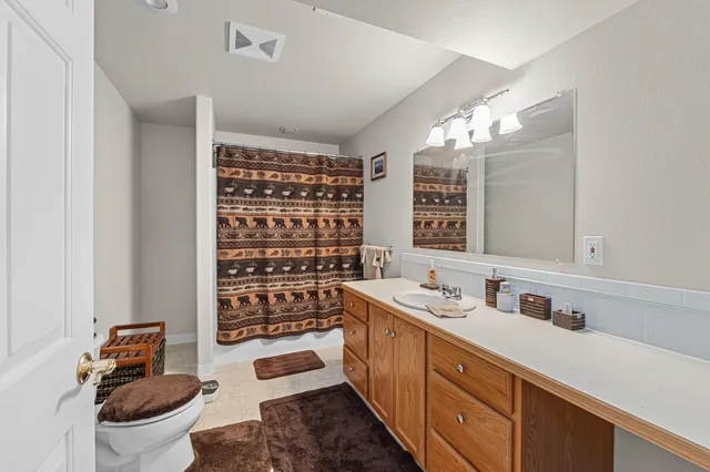 $875,000 | 2024 Summit Valley Road, Addy, WA 99101