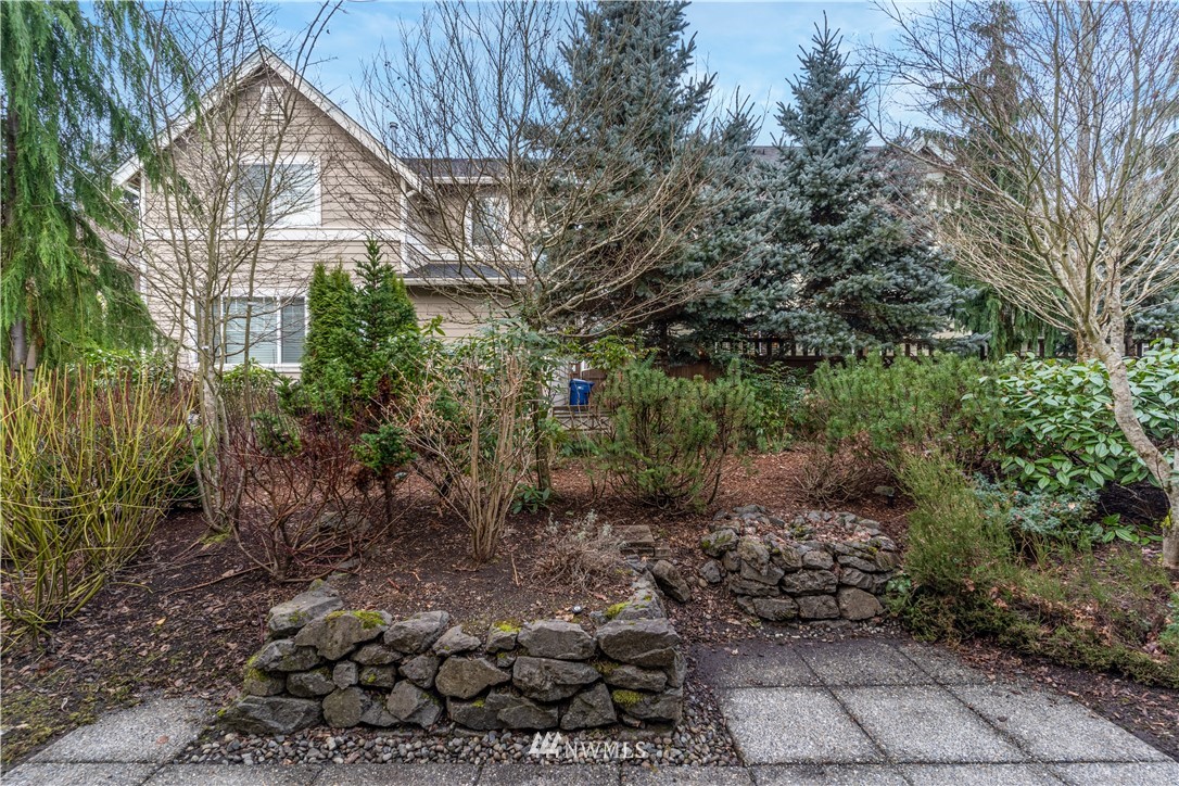 3801 219th Place Southeast Bothell, WA 98021 - Photo 19 of 22 a backyard of a house with lots of green space
