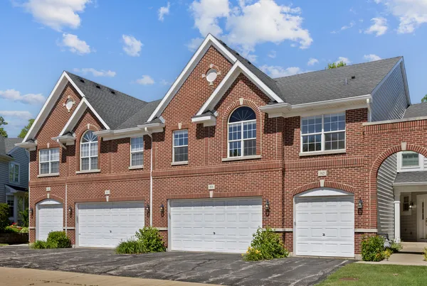 $549,000 | 88 Fulbright Lane, Schaumburg, IL 60194