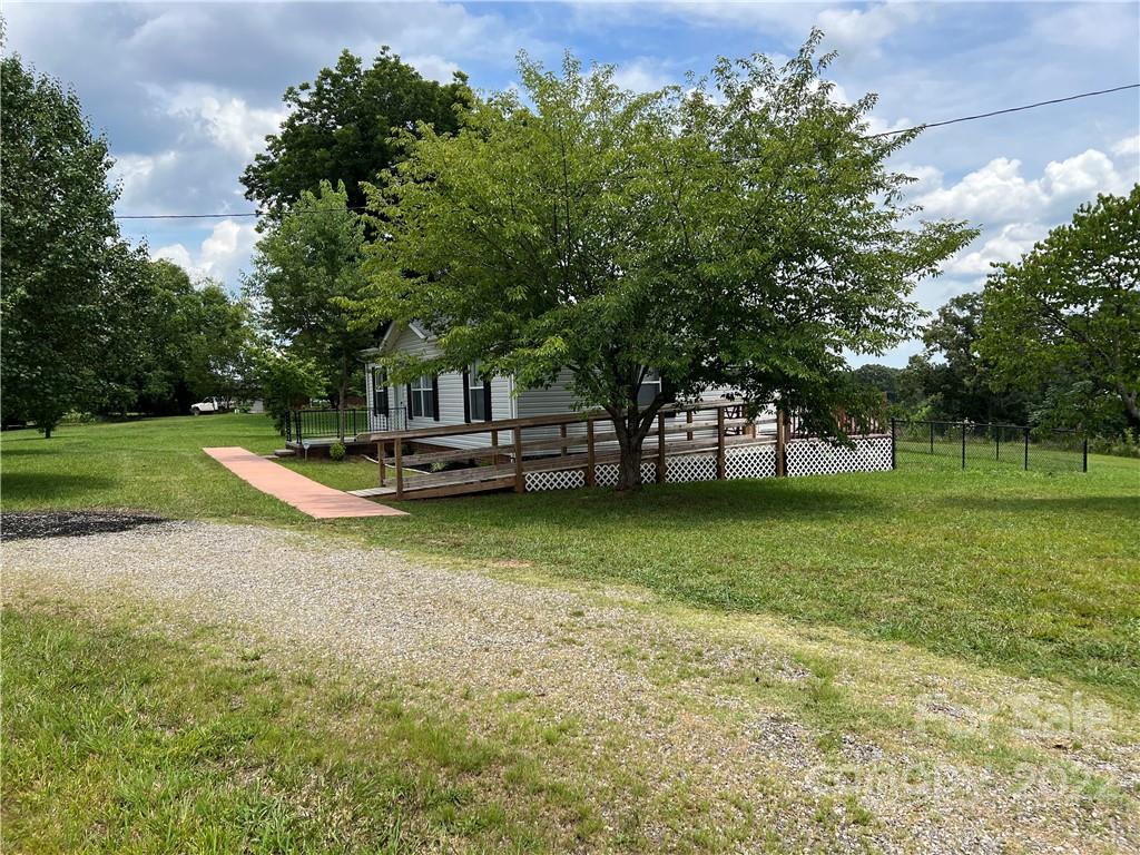 467 Shaw Road Harmony, NC 28634 - Photo 3 of 29 Gallery Image 3