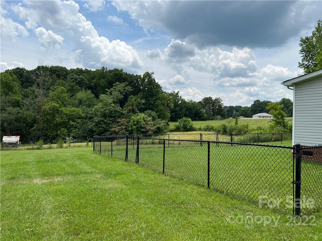 467 Shaw Road Harmony, NC 28634 - Photo 7 of 29 Gallery Image 7