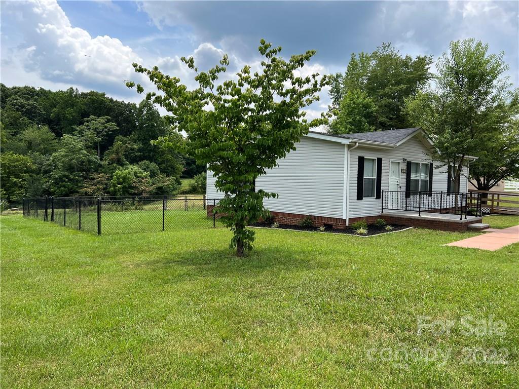 467 Shaw Road Harmony, NC 28634 - Photo 8 of 29 Gallery Image 8