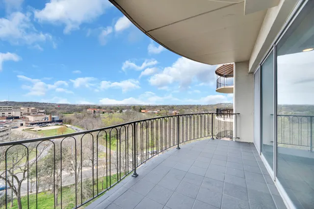 $395,000 | 4215 Harding Pike, Unit 1003, Nashville, TN 37205