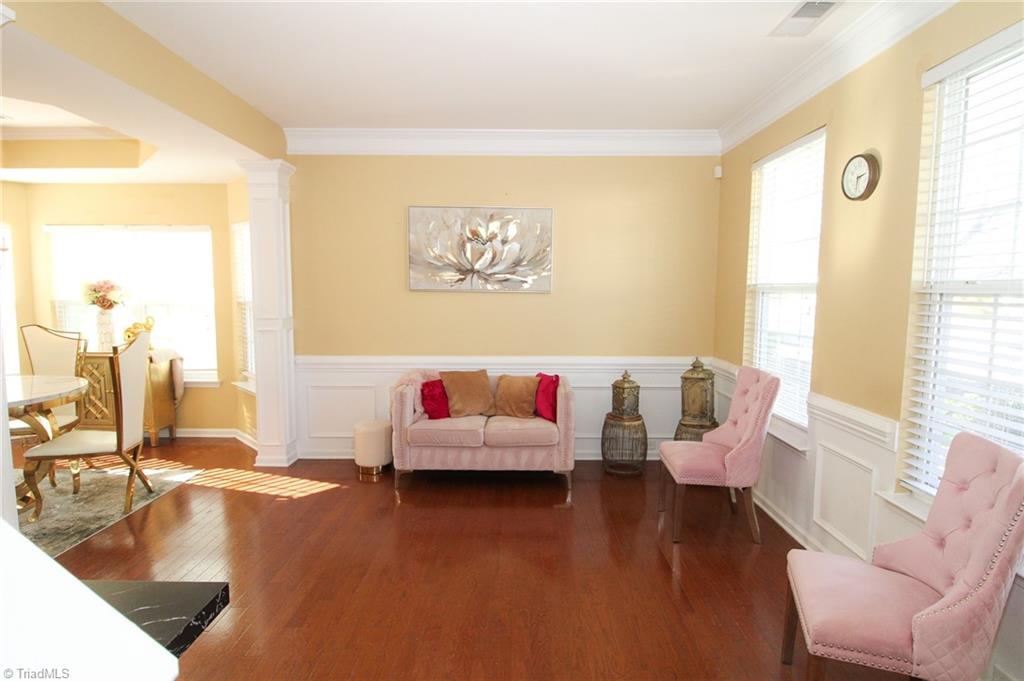 709 Spinning Wheel Point High Point, NC 27265 - Photo 4 of 11