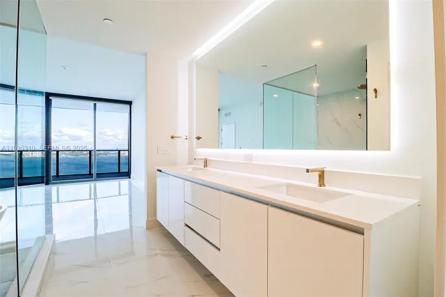 $40,000 | 700 Northeast 24th Street, Unit 4201, Miami, FL 33137