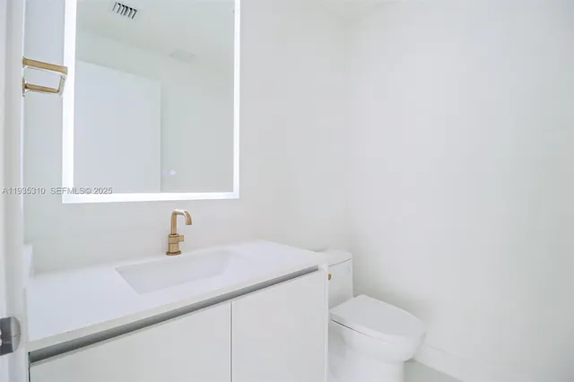 $40,000 | 700 Northeast 24th Street, Unit 4201, Miami, FL 33137